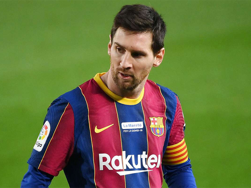 طفل أفغاني يقابل ميسي فتتحول حياته إلى كابوس